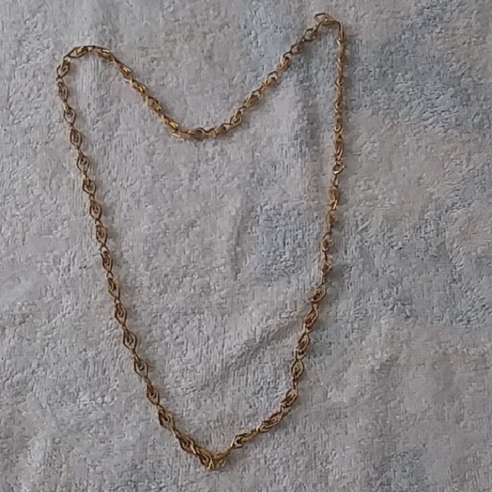 Elegant Gold Chain Necklace